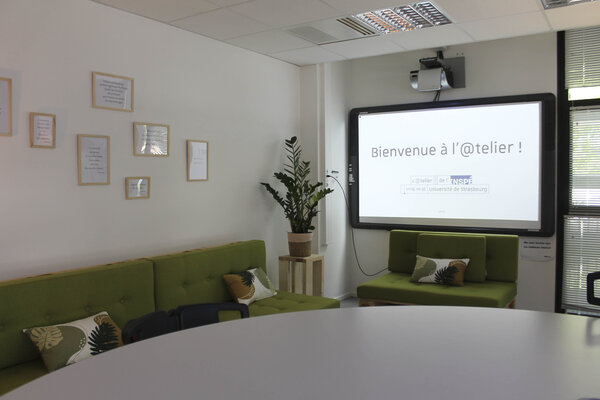Photo de l'atelier, nouvel espace de travail à l'INSPE de l'académie de Strasbourg | Crédit photo : Myriam Lakraa